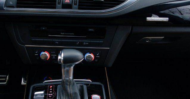 Środkowa konsola Audi S7