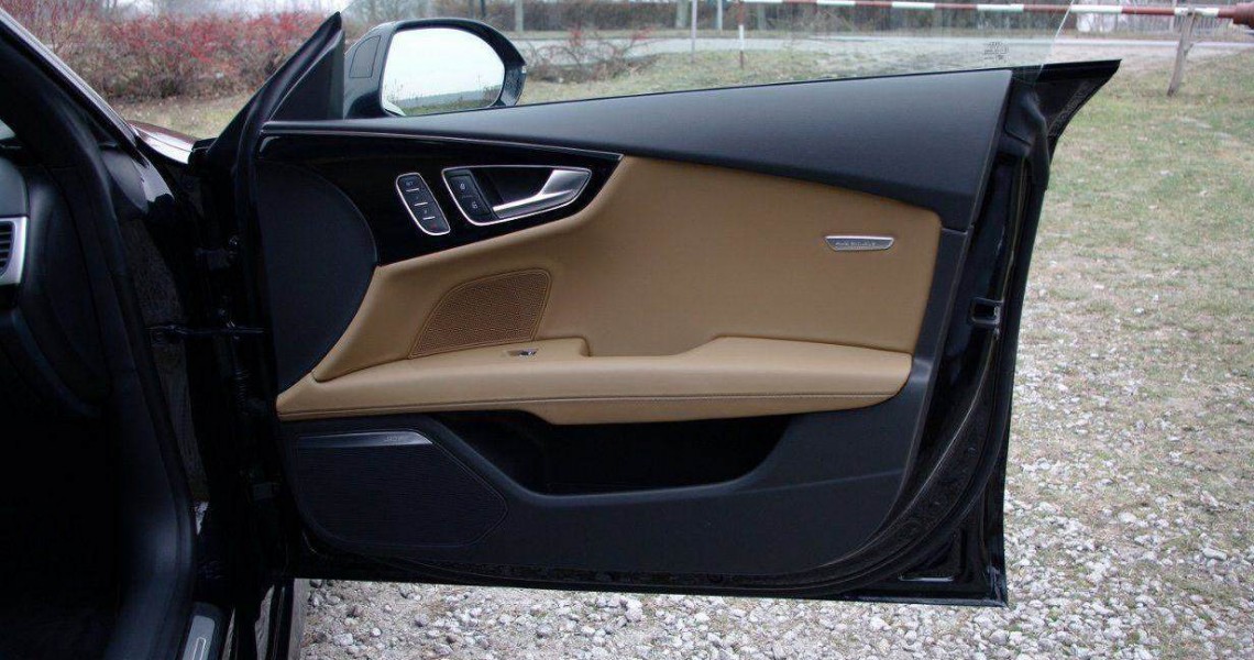 Wypożyczalnia Audi S7 - boczki drzwi