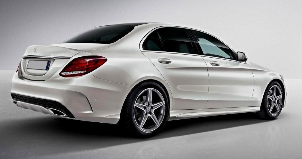 Prawy bok Mercedes C klasa - Wypożyczalnia samochodów No Basic Cars