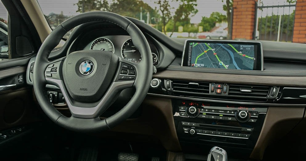 Kierownica i system multimedialny BMW X5