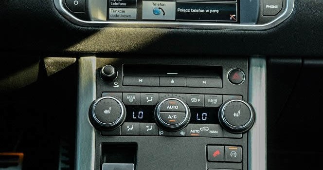 Panel centralny Range Rover Evoque