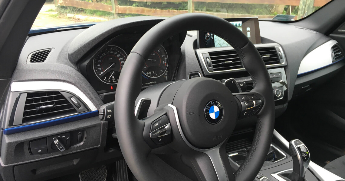 BMW m135i xDrive - środek
