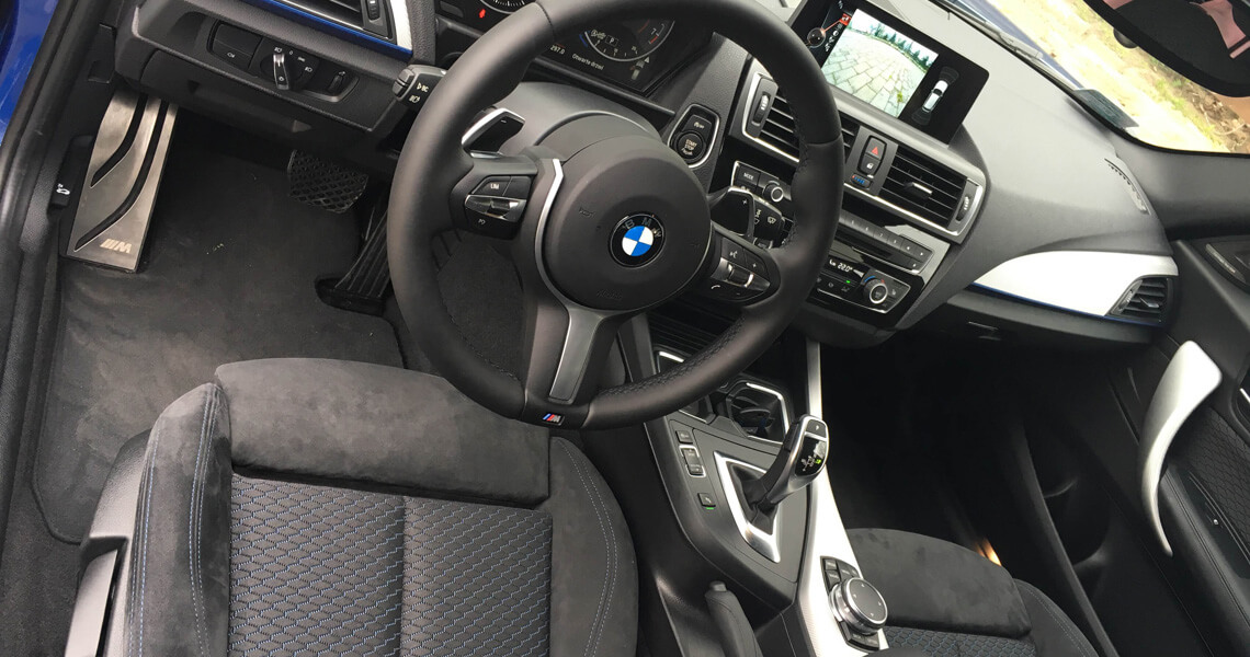 BMW m135i xDrive - środek
